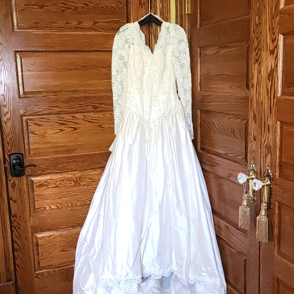 Vtg Stunning Victorian silk  Wedding gown sold as is - Picture 1 of 12